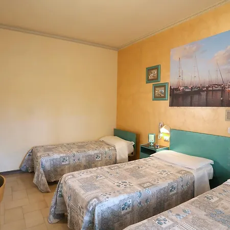 Отель Marselli